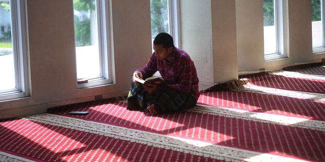 Serunya Warga Tuna Netra di Solo Belajar Al Quran, Tanamkan Kepercayaan Jiwa