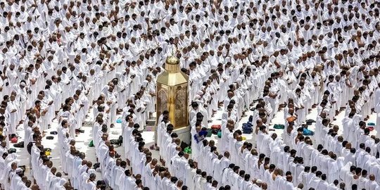 Arab Saudi Minta Jemaah Umrah Tak Bawa Uang Tunai & Perhiasan, Ini Alasannya