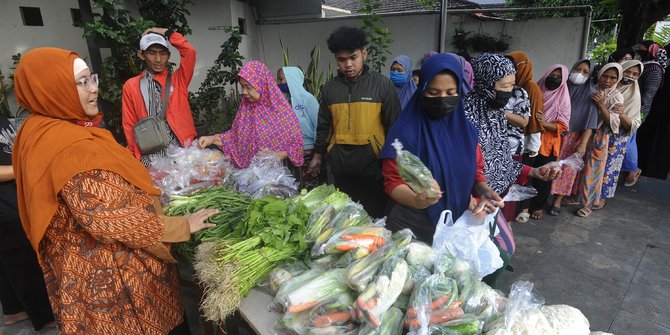 Berbagi Keberkahan Sayuran dan Lauk Gratis di Bulan Ramadan