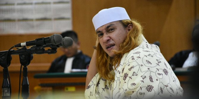 3 Petugas Bandara Dipecat Usai Cium Tangan Habib Bahar, Ini Kata Pengacara