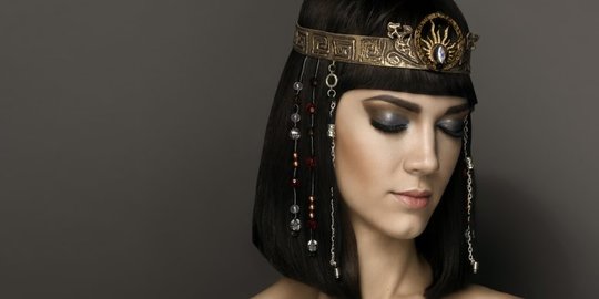 Ilmuwan Ciptakan Kembali Parfum yang Dipakai Cleopatra, Begini Wanginya