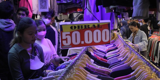 Thrifting, Fanatik Merek tapi Sensitif Harga