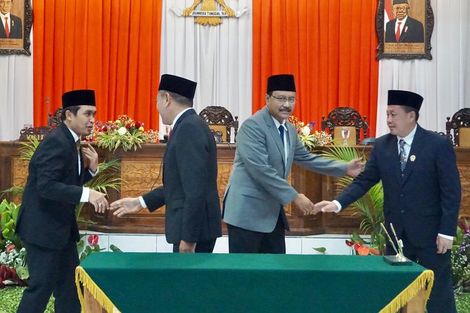 rapat paripurna ii kota pasuruan sampaikan rekomendasi dprd atas lpkj wali kota