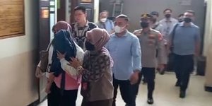 hakim-tolak-eksepsi-sidang-ag-pacar-mario-lanjut-ke-pemeriksaan-saksi hakim-tolak-eksepsi-sidang-ag-pacar-mario-lanjut-ke-pemeriksaan-saksi
