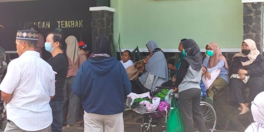 Warga Rela Antre Membludak di Kostrad Cilodong untuk Berobat, Ini Profil Ida Dayak