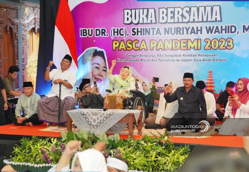 20230404084332-1-sinta-nuriyah-buka-bersama-warga-lintas-agama-di-kota-madiun-senin-342023-001-rizka-muallifa 20230404084332-1-sinta-nuriyah-buka-bersama-warga-lintas-agama-di-kota-madiun-senin-342023-001-rizka-muallifa