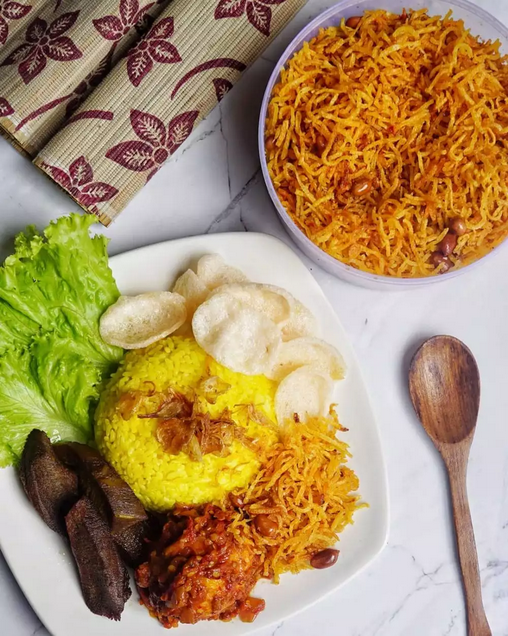 nasi kuning bumbu ulek