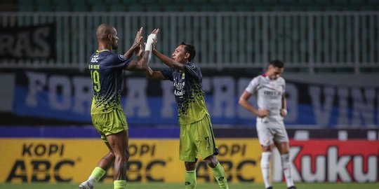 Persib Bandung Bungkam Persis Solo 3-1