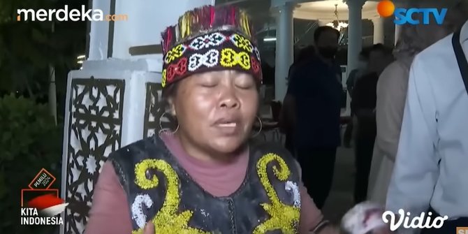 VIDEO: Pengobatan 'Ajaib' Ida Dayak Batal, Pasien Banyak Pingsan