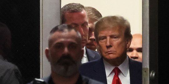Donald Trump Ditangkap & Ditahan, Ini Kronologi Kasus yang Menjeratnya
