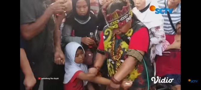 6 fakta ida dayak wanita viral yang mengaku bisa sembuhkan berbagai penyakit