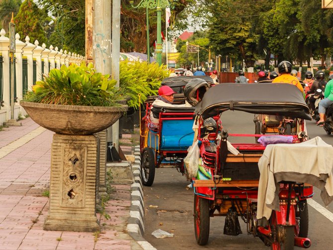 tukang becak jalan malioboro