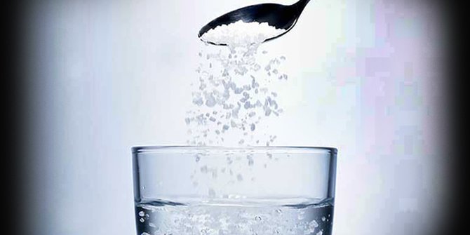 Air Garam Disebut Bisa Sembuhkan Berbagai Macam Penyakit? Ini Faktanya