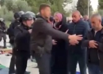 tentara israel serang masjid al aqsa