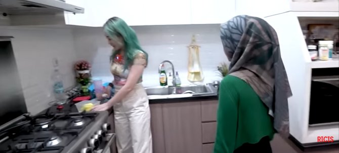 5 momen natasha wilona masak sahur makin heboh karena ria ricis