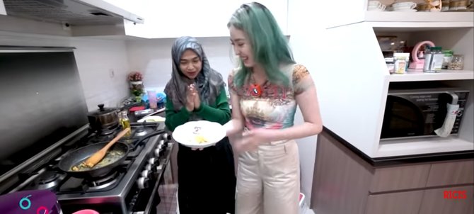 5 momen natasha wilona masak sahur makin heboh karena ria ricis