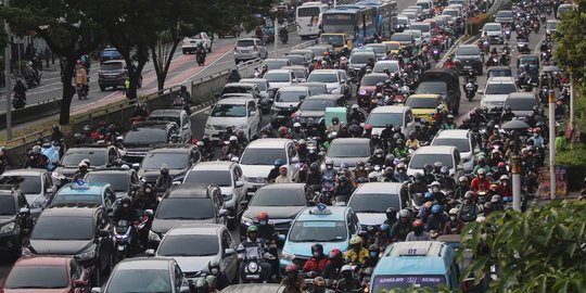 Macet Jakarta Peringkat 29 Dunia, Pengaturan Jam Kerja jadi Solusi Tepat?