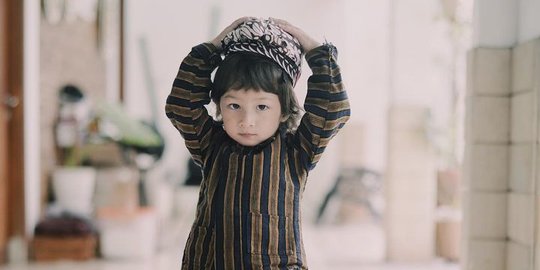 Lucu! Potret Mars Anak Ringgo Agus Rahman Pakai Baju Tradisional, Netizen 'Bule Jawa'