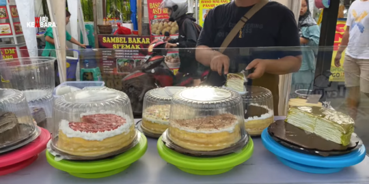Berburu Takjil di Pasar Lama Tangerang, Ada Jajanan Korea sampai Kue Sarang Laba-Laba