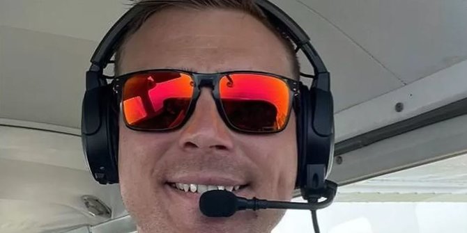 Pilot Ini Kaget Temukan Ular Kobra di Kokpit Pesawat Saat Terbang