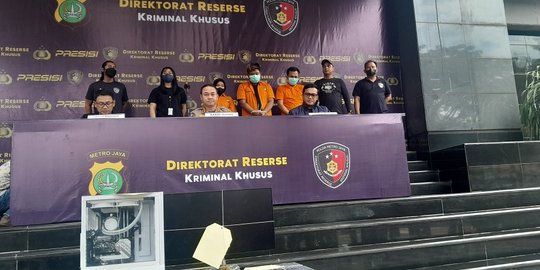 3 Orang Jadi Tersangka Konten Polisi Bawa Pulang Baju Bekas Sitaan, Begini Perannya