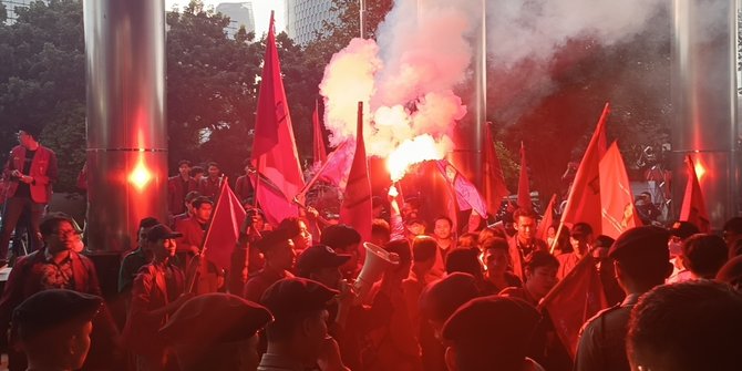 Demo Depan Gedung KPK, Massa Mahasiswa Minta Firli Bahuri Dicopot