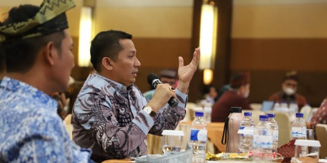 Terjaring OTT, Bupati Kepulauan Meranti Muhammad Adil Dibawa ke Jakarta