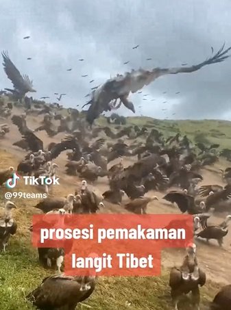 prosesi pemakaman langit di tibet