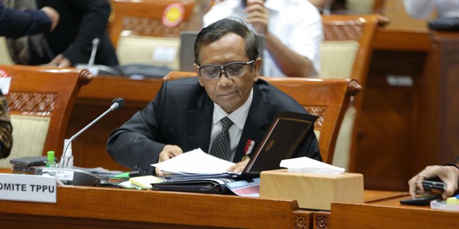 DPR Dukung Mahfud MD Bongkar Sindikat Perdagangan Orang Libatkan Oknum Aparat