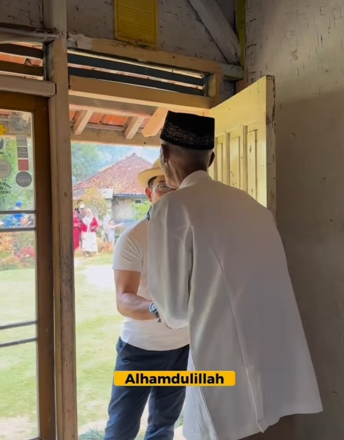 diundang abah jajang ini 5 momen ridwan kamil datangi rumah viral rp25 m