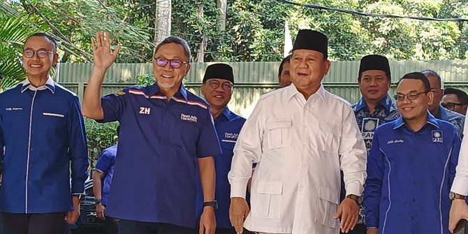 Didampingi Elite PAN, Zulkifli Hasan Tiba di Kediaman Prabowo di Kertanegara
