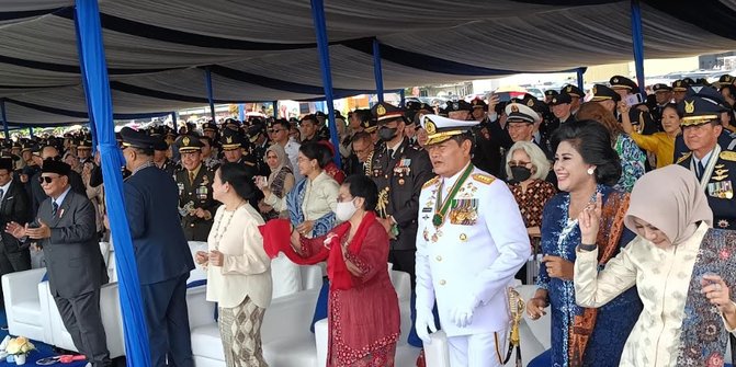 Kala Panglima TNI, Megawati & Prabowo Asyik Joget 'Ojo Dibandingke' di HUT TNI AU