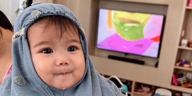 Chubby Menggemaskan Kayak Boneka, Ini 6 Potret Baby Kay Anak Kedua Tarra Budiman