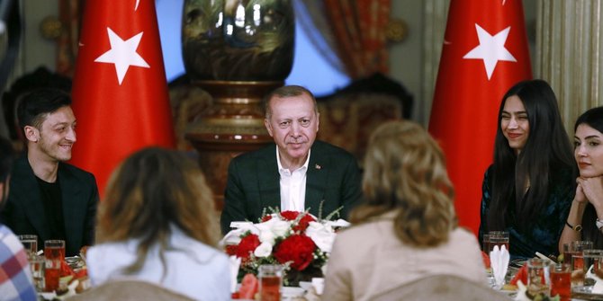 Dekat dengan Erdogan, Nama Mesut Ozil Disebut-Sebut dalam Pemilu Turkiye Bulan Depan