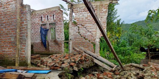 Hujan Terus Menerus Picu Tanah Bergeser di Kupang, Warga Terpaksa Mengungsi