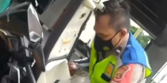 Beredar Video Polantas di Palembang Diduga Pungli Tilang Pemotor, Ini Penjelasannya