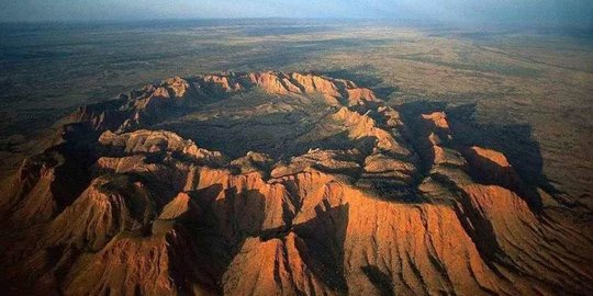 3 Kawah Terbesar di Bumi Ini Adalah Hasil Tumbukan Meteor