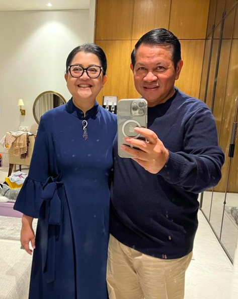 seskab pramono anung dan istri belajar selfie berani diunggah ini hasilnya