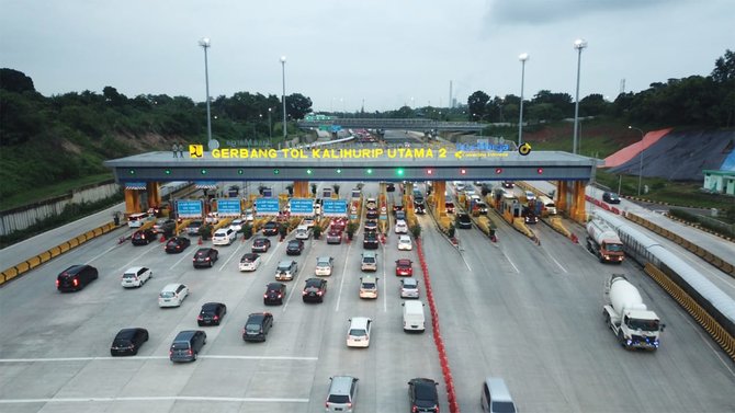 arus mudik di tol jakarta cikampek