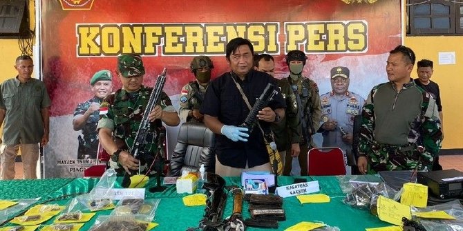 Markas KKB Egianus Kogoya Ditemukan, Isinya Sejumlah Senjata Api dan ...
