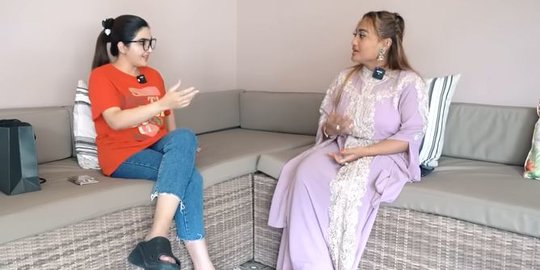 Diduga Beri Perlakuan Berbeda Ke Lina Mukherjee saat Podcast, Ashanty Klarifikasi