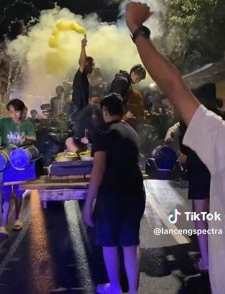 tradisi bangunkan sahur di madura