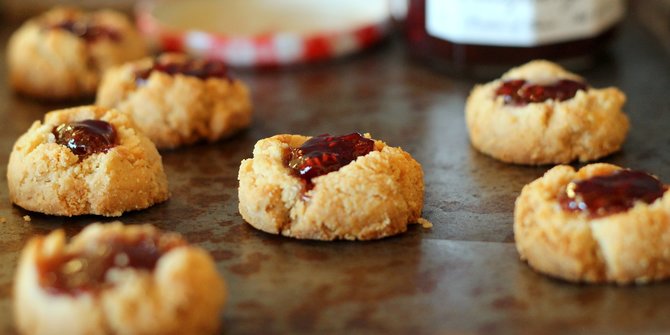 Resep Thumbprint Cookies, Kue Kering Rasa Keju Beroles Selai