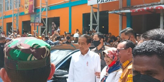 Kunjungi Pasar Kelapa Cilegon, Jokowi Temukan Harga Bawang Putih Rp40 Ribu Per Kg