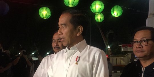 Jokowi Sarankan Pemudik di Pelabuhan Merak Beli E-Ticket agar Tak Terjadi Penumpukan