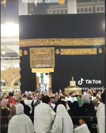 masya allah jamaah umroh dapat momen berharga pintu ka039bah dibuka ada raja salman