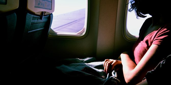 Tips untuk Mengatasi Rasa Takut Naik Pesawat Terbang menurut Psikoterapis