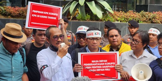 Ngabalin Sentil Samad Cs Desak Firli Dicopot dari KPK: Bulan Puasa Kok Ribut-Ribut