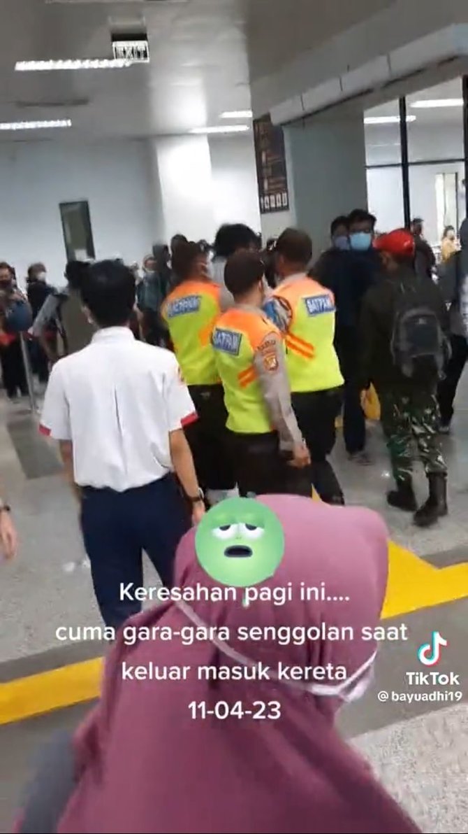 viral pria ngamuk di kereta hingga keluar gerbong alasannya bikin geleng kepala