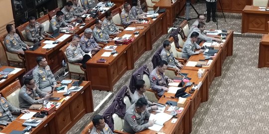 Kapolri Singgung Kasus Sambo Hingga Kanjuruhan di Rapat DPR: Kami Minta Maaf